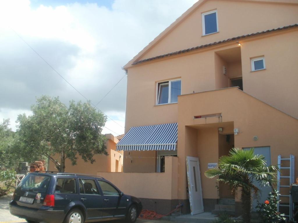 Apartments And Rooms Nediljko Bibinje Bagian luar foto